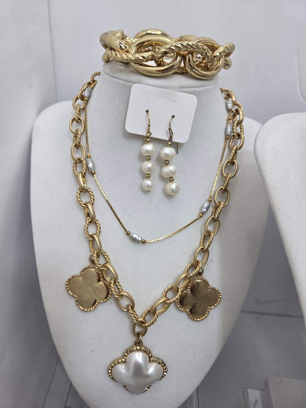 HUGE ​52pc Vintage & Modern Jewelry Lot CHICO'S TALBOTS ANNE KLEIN Necklaces Ear - Picture 5 of 15